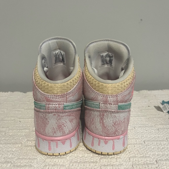 Air Jordan 1 Mid SE GS “Ice Cream” - Picture 4 of 5